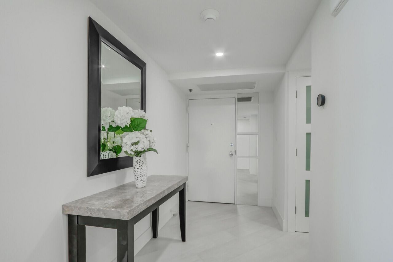 5380 N Ocean Drive, Unit 17e, Singer Island, FL 33404 Photo