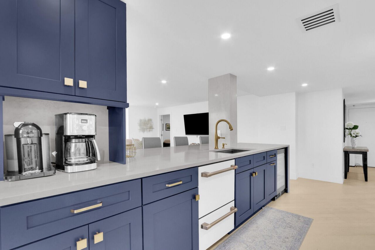 5380 N Ocean Drive, Unit 17e, Singer Island, FL 33404 Photo