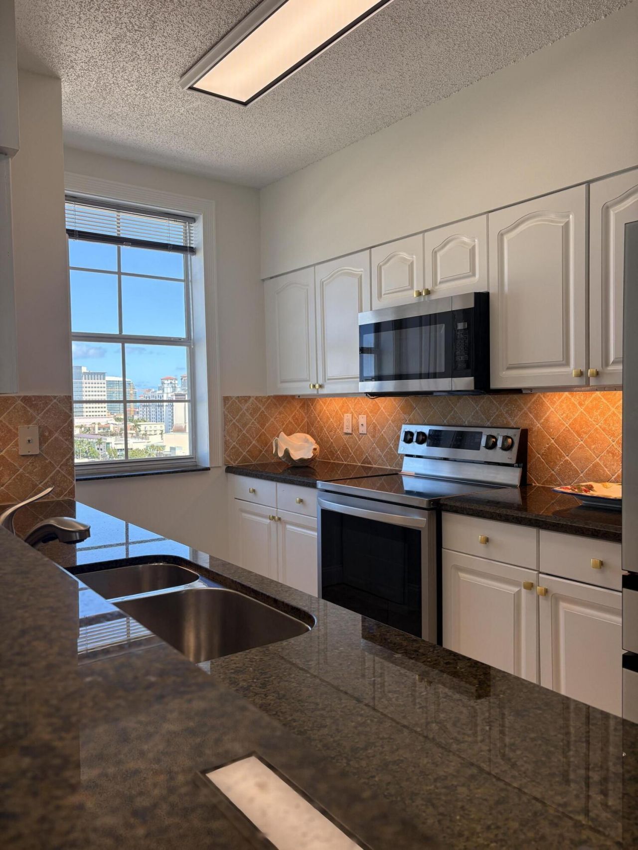 616 Clearwater Park Road, Unit 1202, West Palm Beach, FL 33401 Photo