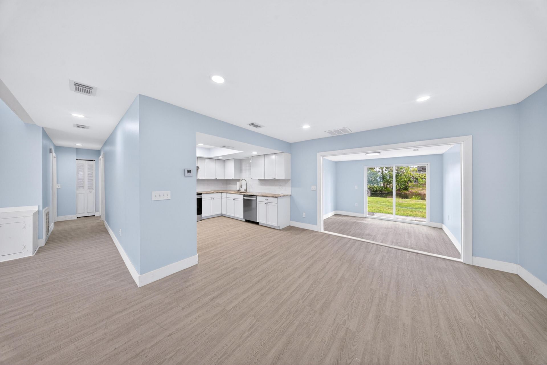 662 SE Essex Drive, Port Saint Lucie, FL 34984 Photo