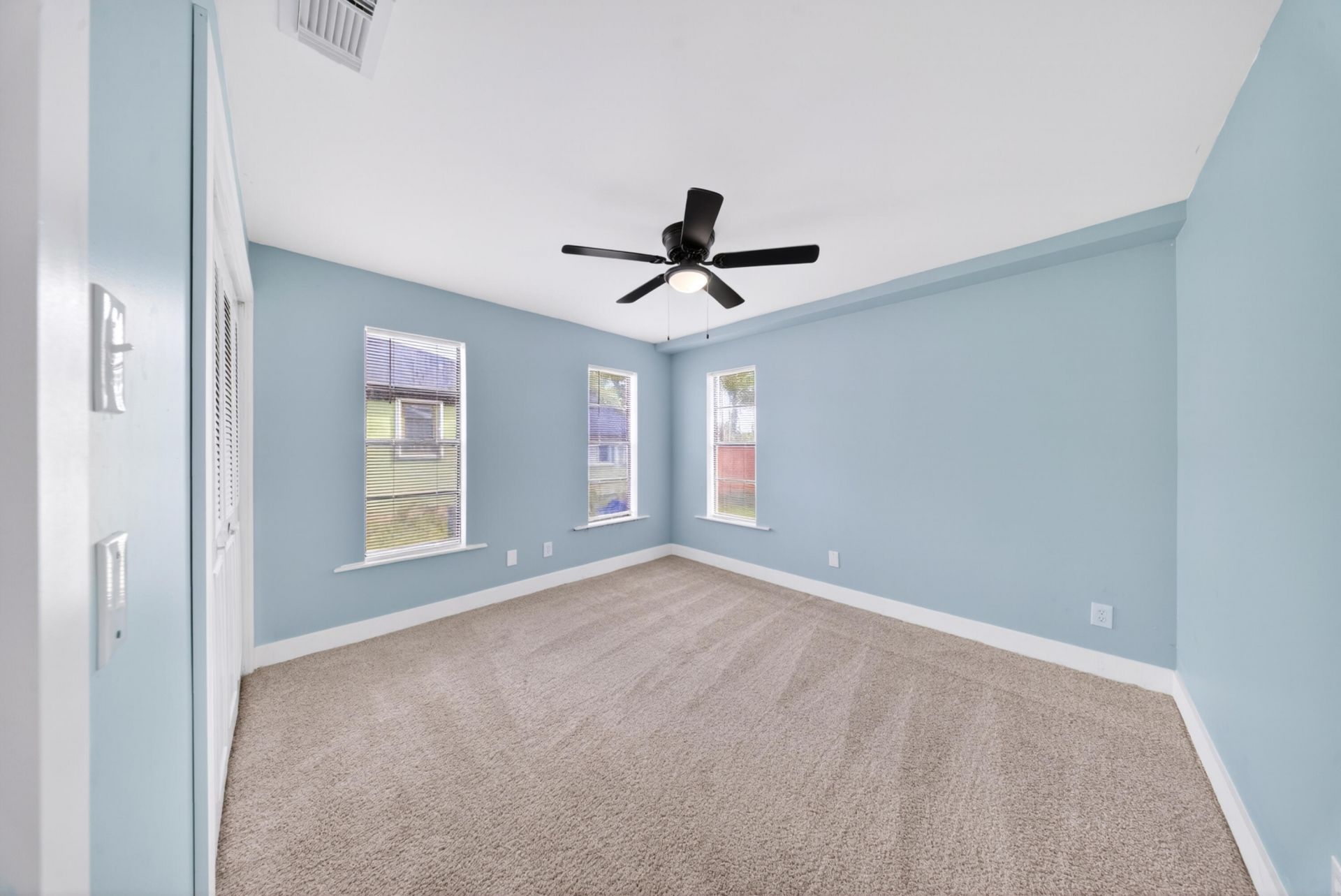 662 SE Essex Drive, Port Saint Lucie, FL 34984 Photo