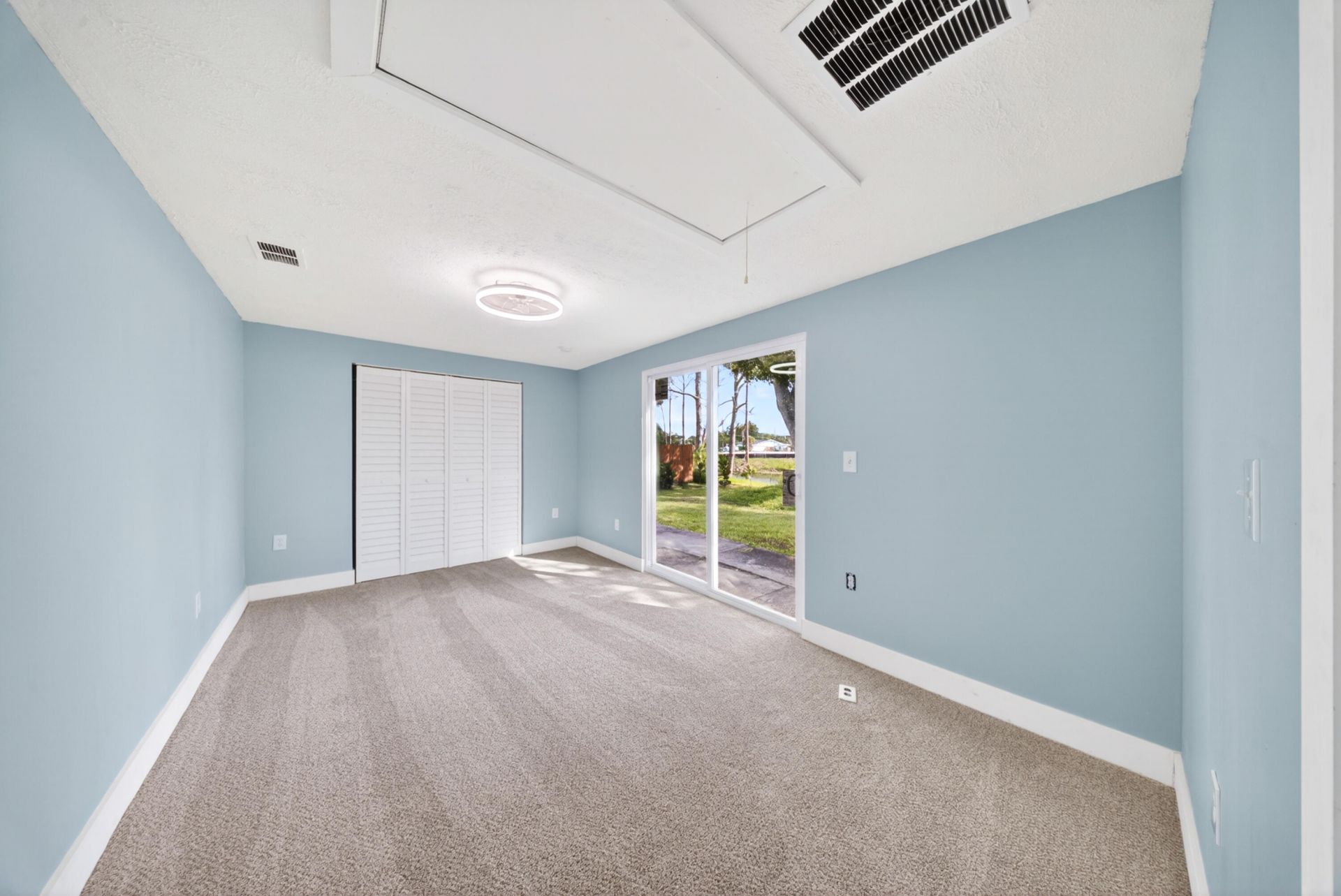 662 SE Essex Drive, Port Saint Lucie, FL 34984 Photo
