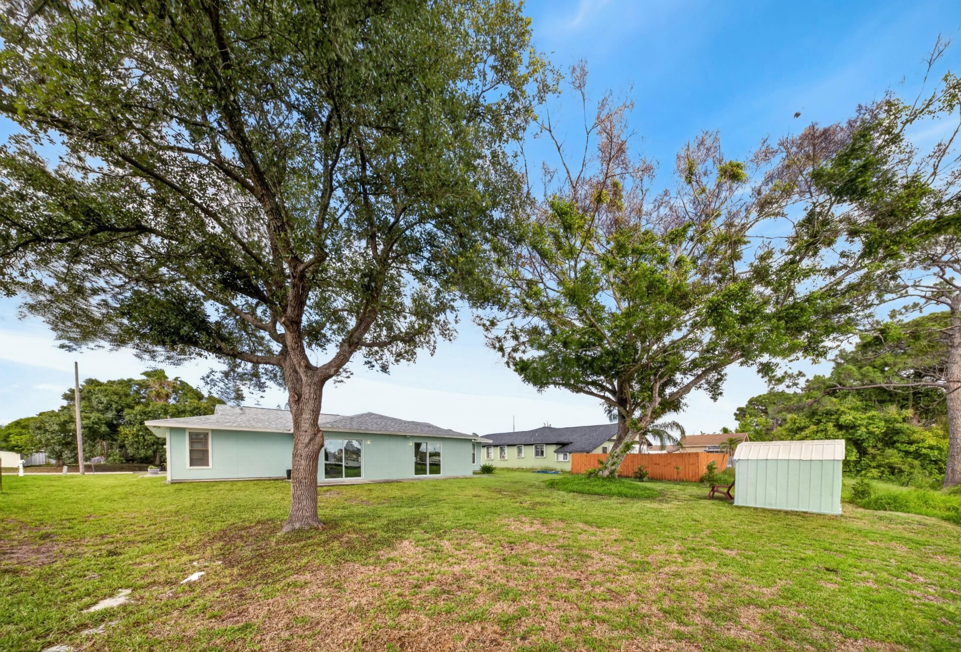 662 SE Essex Drive, Port Saint Lucie, FL 34984 Photo