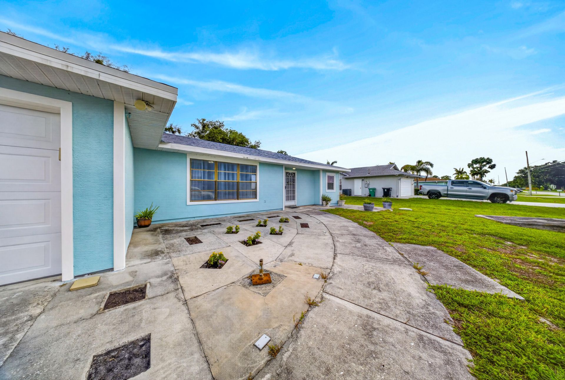 662 SE Essex Drive, Port Saint Lucie, FL 34984 Photo