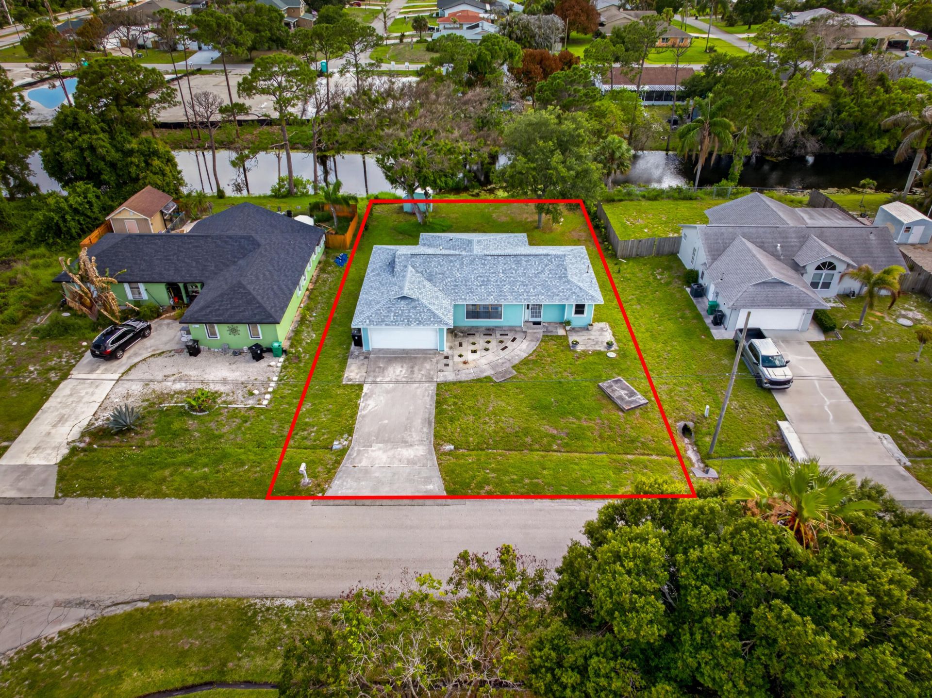 662 SE Essex Drive, Port Saint Lucie, FL 34984 Photo