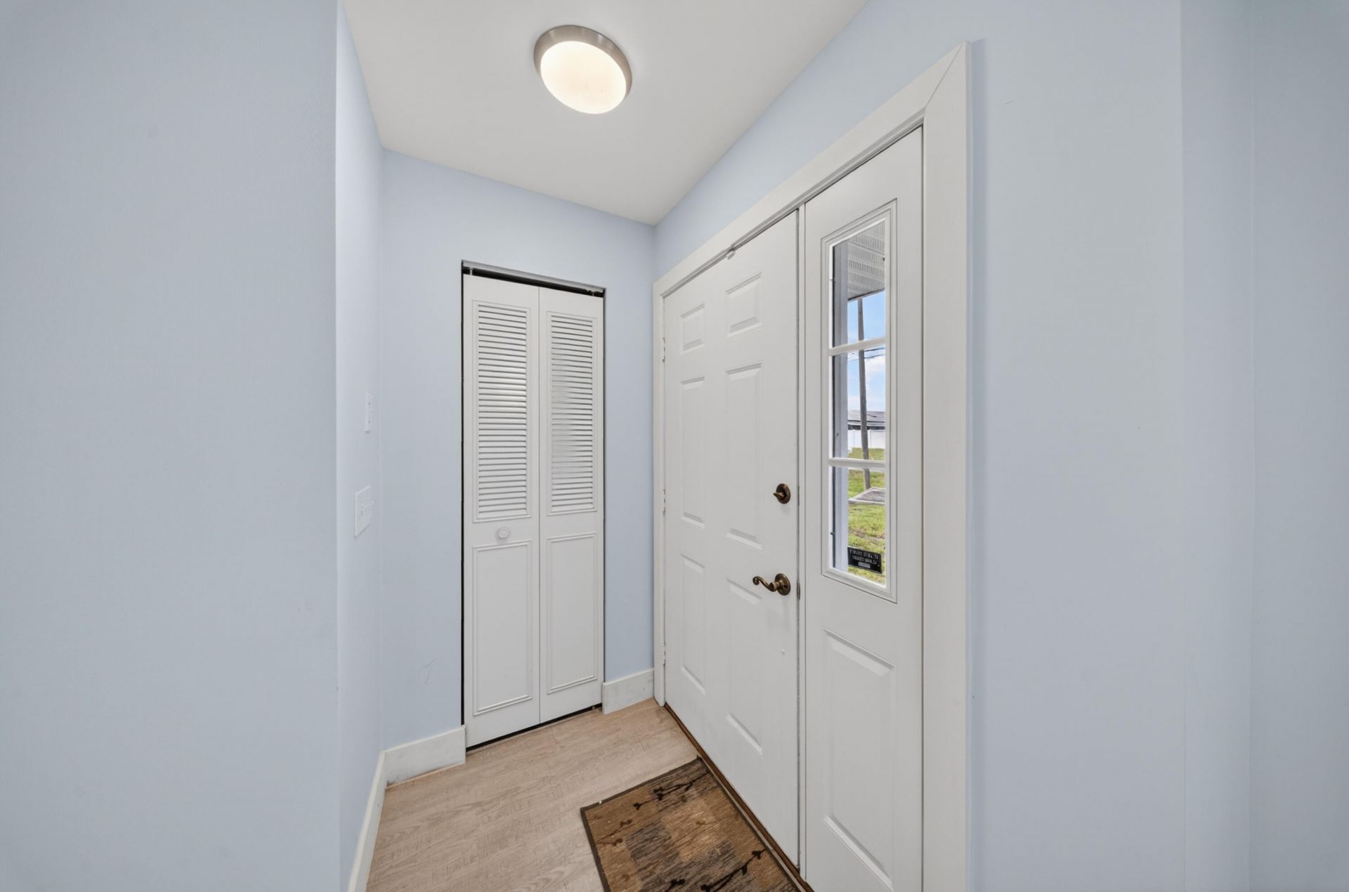 662 SE Essex Drive, Port Saint Lucie, FL 34984 Photo