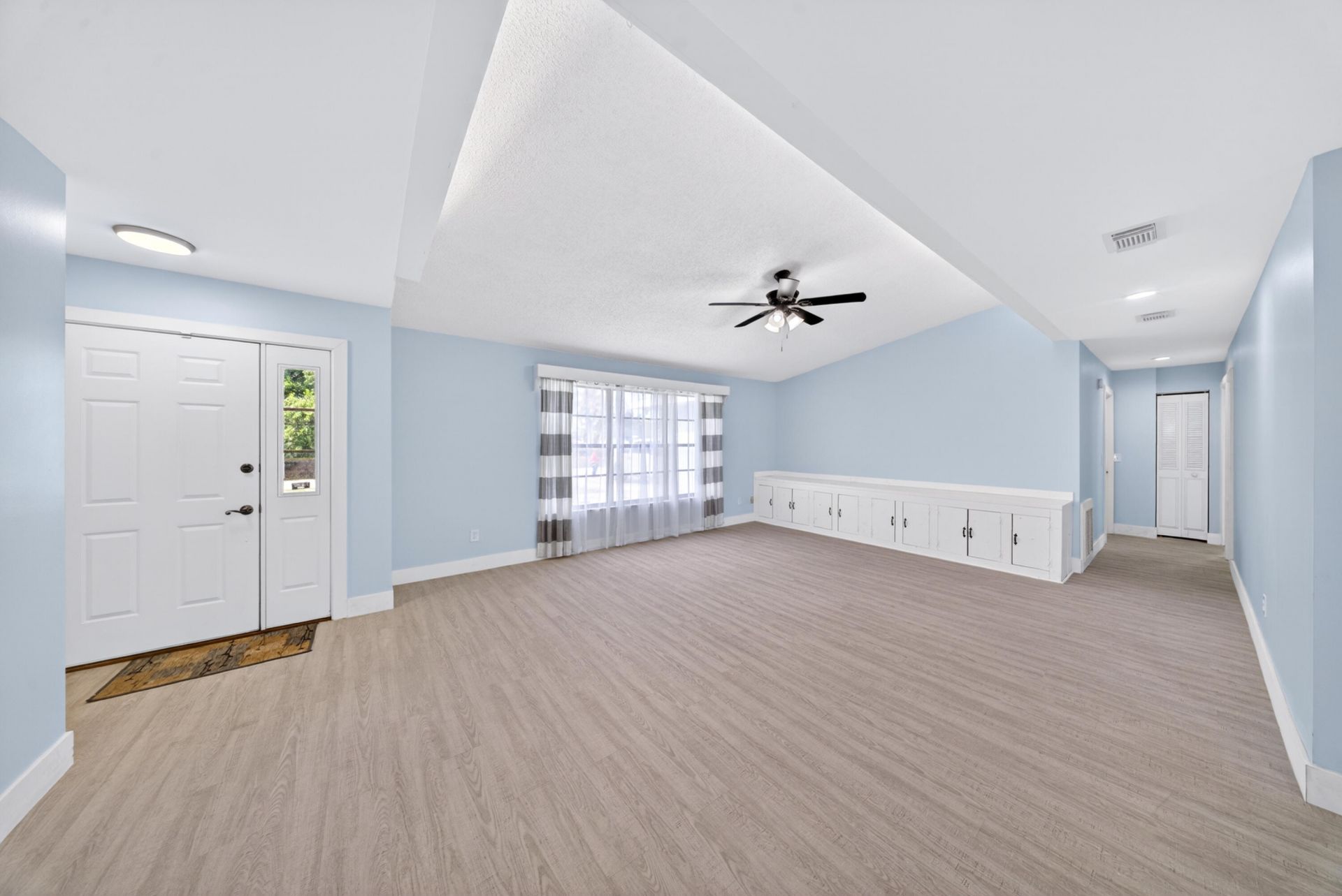 662 SE Essex Drive, Port Saint Lucie, FL 34984 Photo