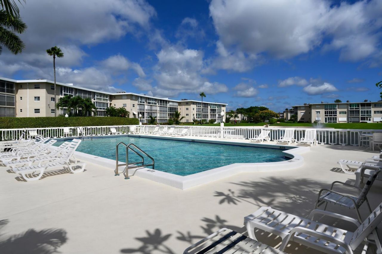 2534 Garden Drive S, Unit 203, Lake Worth, FL 33461 Photo