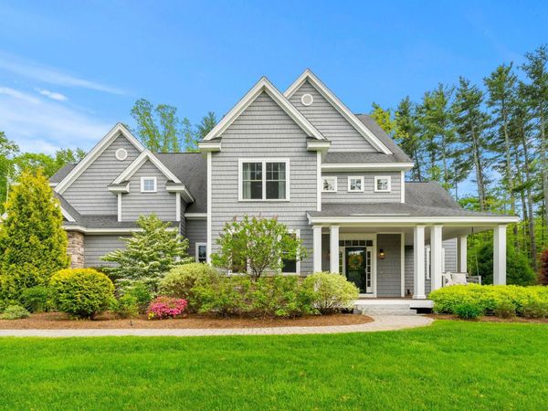 10 Lilac Court, Bedford, NH 03110