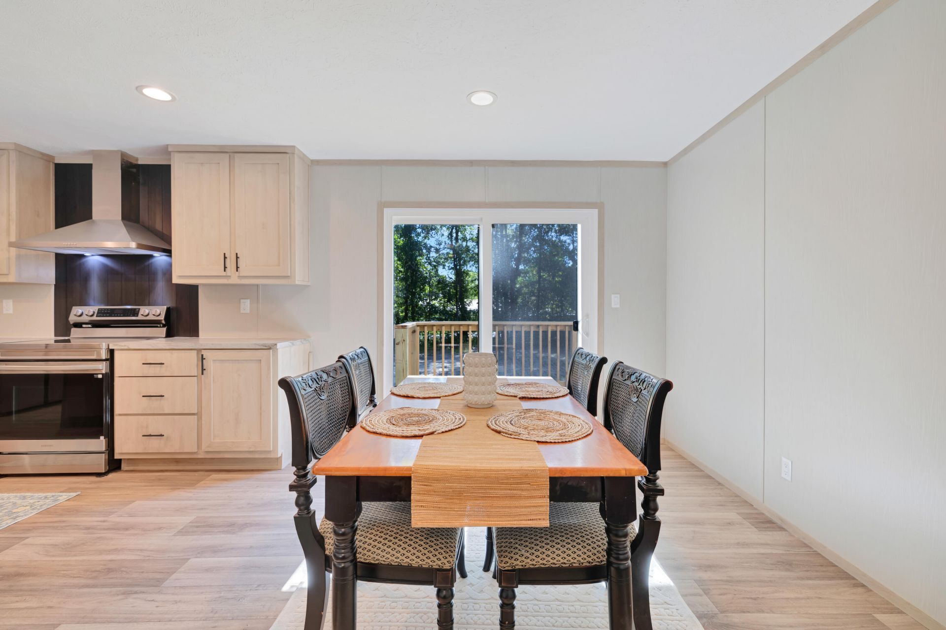 1044 Longpoint Road Photo 12