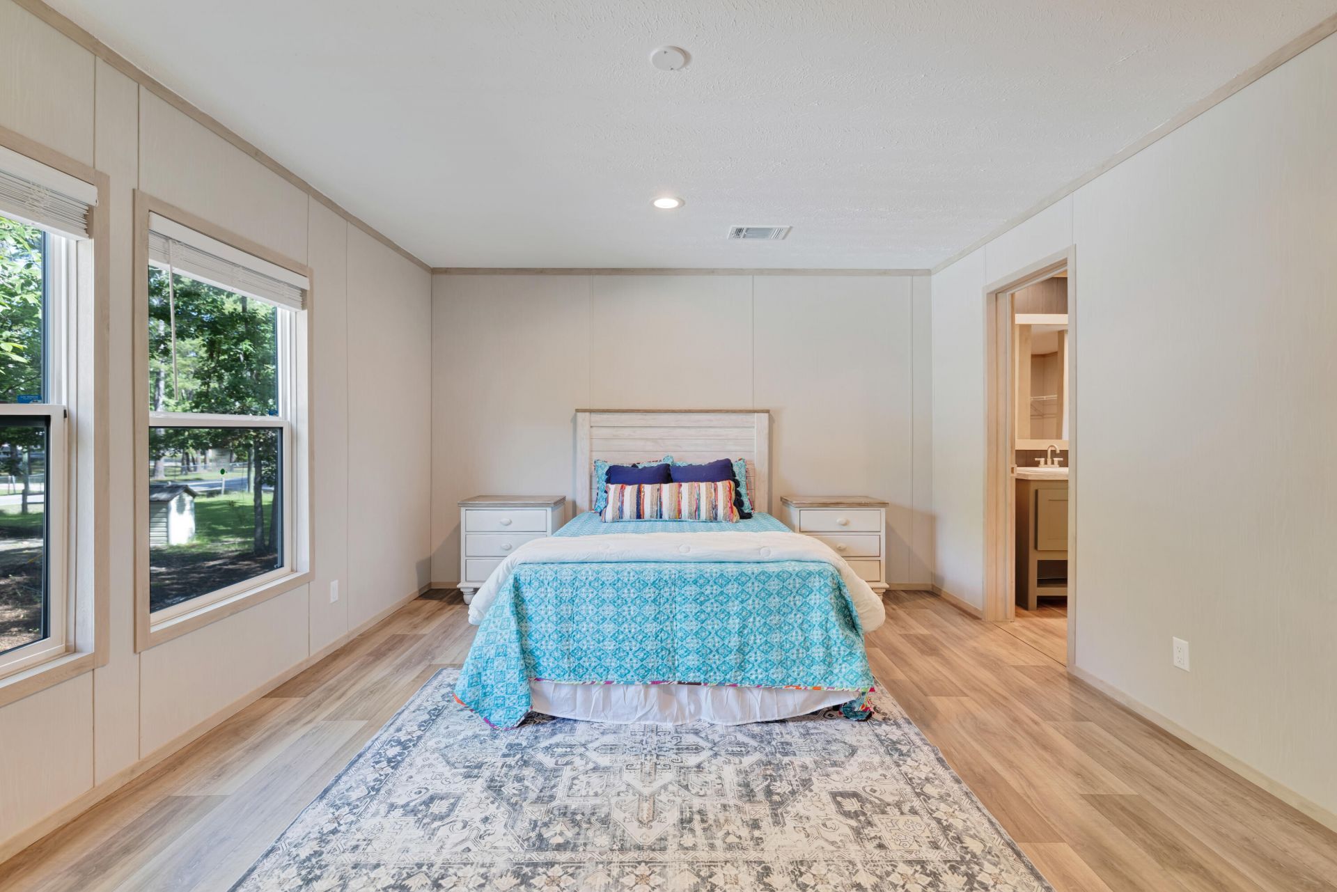 1044 Longpoint Road Photo 16