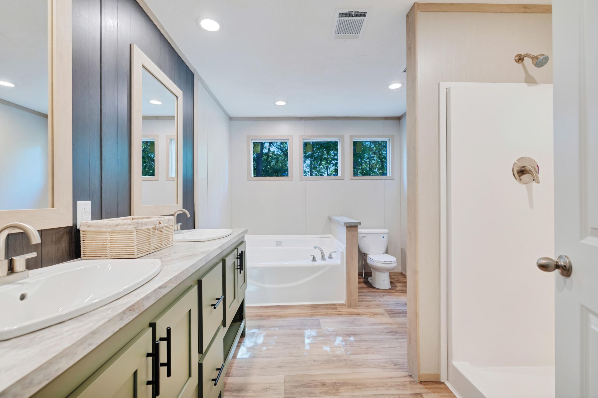 1044 Longpoint Road Photo 18