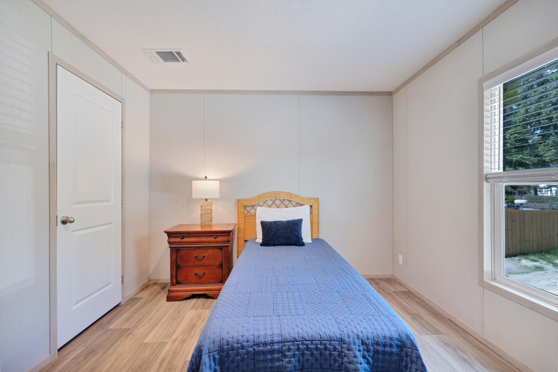 1044 Longpoint Road Photo 27