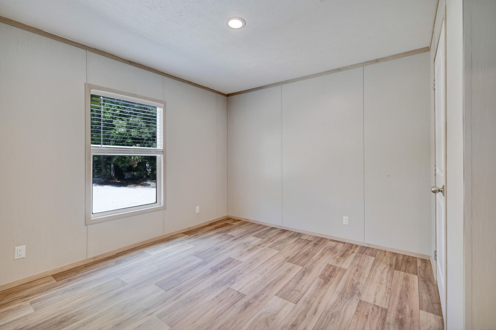 1044 Longpoint Road Photo 28