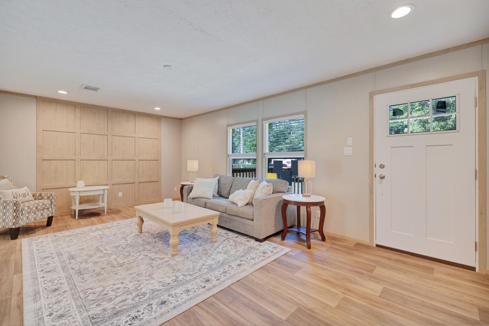 1044 Longpoint Road Photo 6