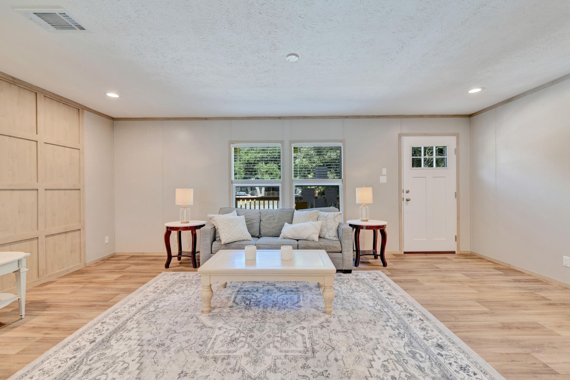 1044 Longpoint Road Photo 8