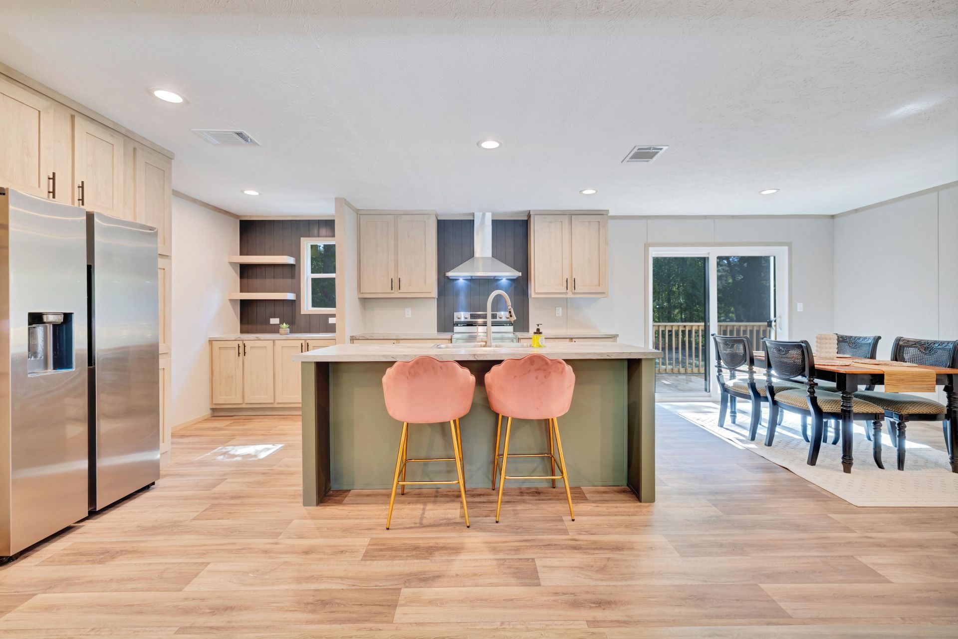 1044 Longpoint Road Photo 9