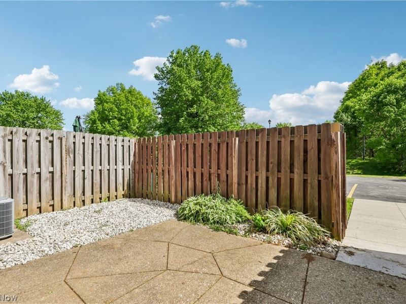 1860 Higby Drive, Unit B, Stow, OH 44224 Photo 31