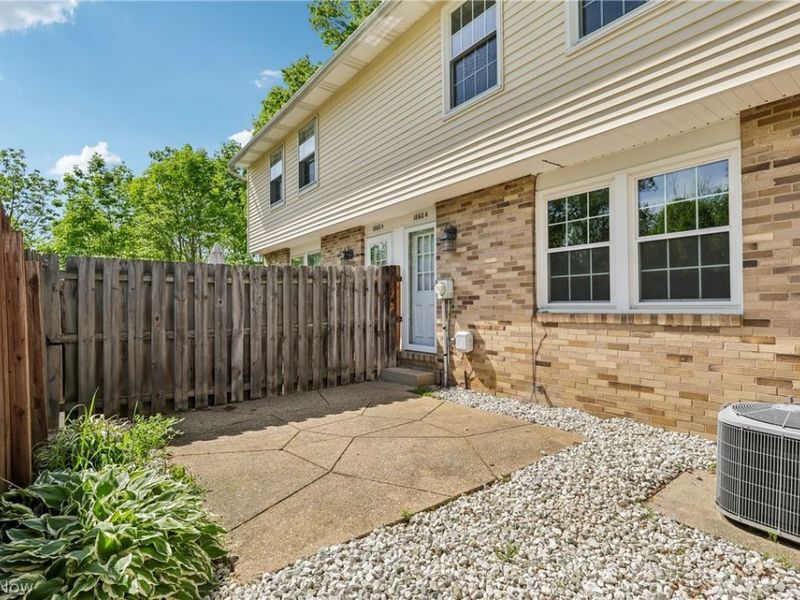 1860 Higby Drive, Unit B, Stow, OH 44224 Photo 32