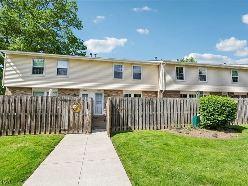 1860 Higby Drive, Unit B, Stow, OH 44224 Photo 4