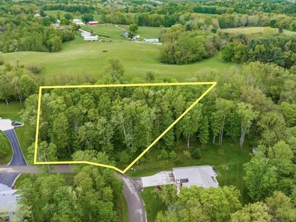 2950 Corbin Drive , Zanesville, OH 43701