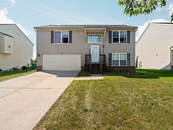 7366 Maplelawn Drive, Ypsilanti, MI 48197