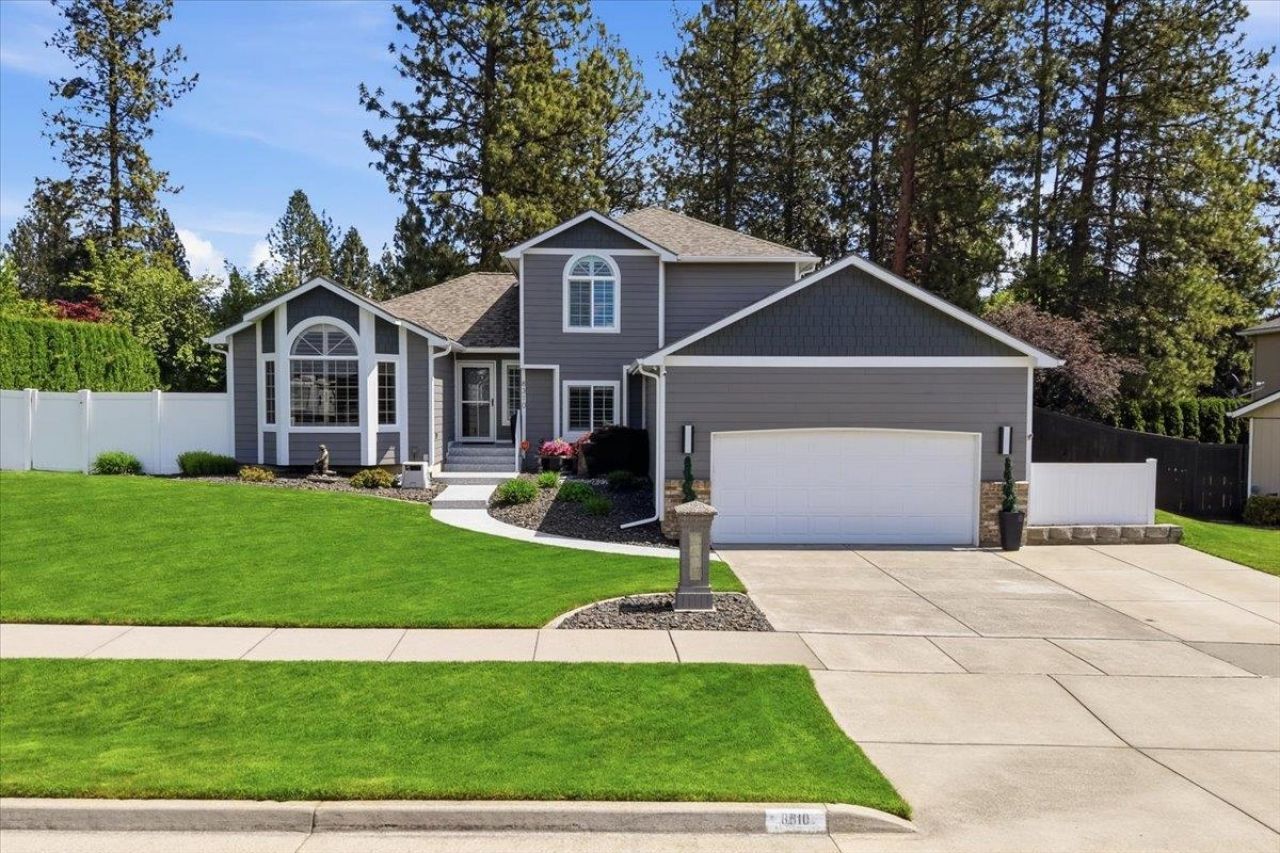 8310 N Forest Ct, Spokane, WA 99208 Main Photo