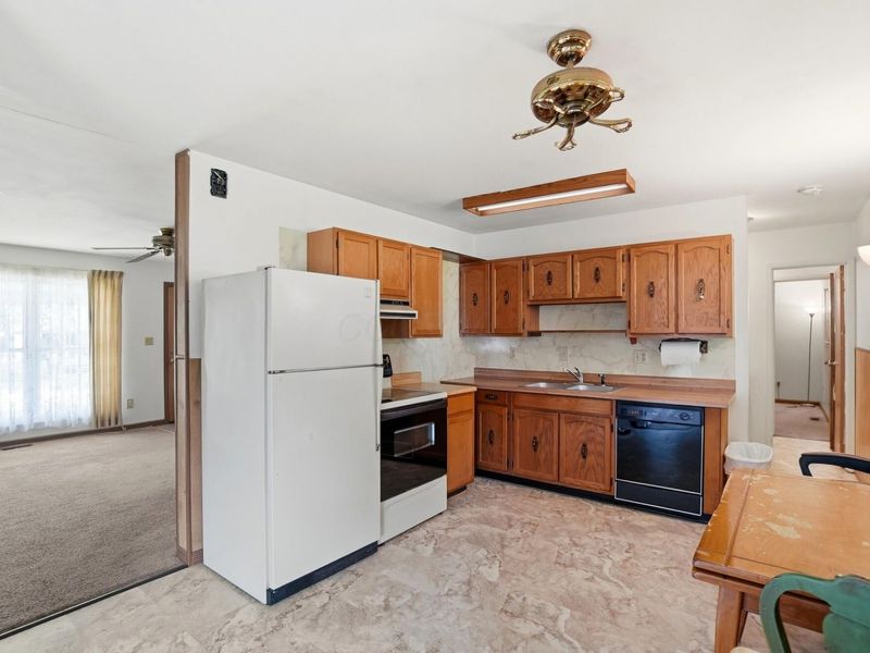 4681 Henley Avenue , Columbus, OH 43228 Photo 10