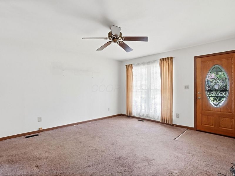 4681 Henley Avenue , Columbus, OH 43228 Photo 6