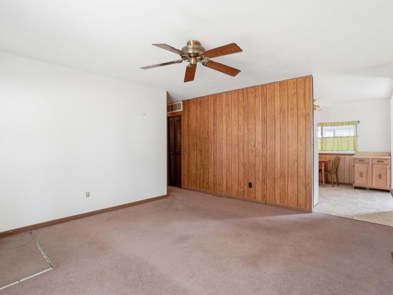 4681 Henley Avenue , Columbus, OH 43228 Photo 8