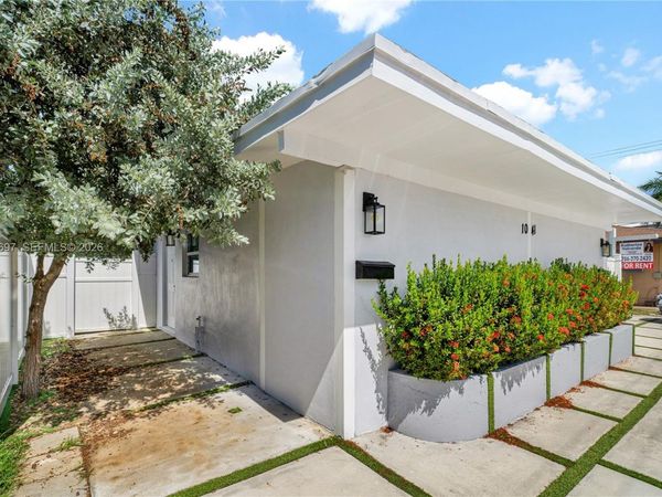 1041 NE 9th Ave, Unit A5, Fort Lauderdale, FL 33304