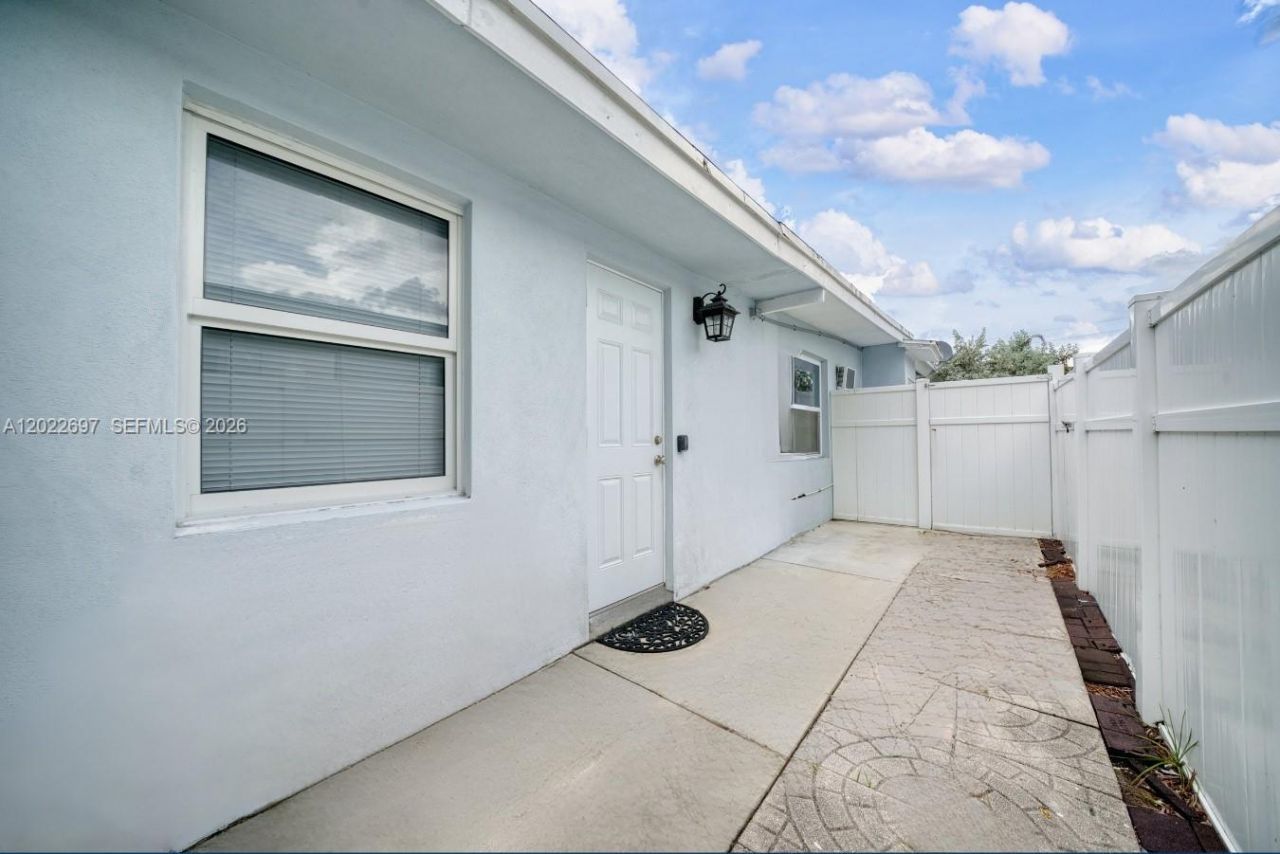 1041 NE 9th Ave, Unit A5, Fort Lauderdale, FL 33304 Photo