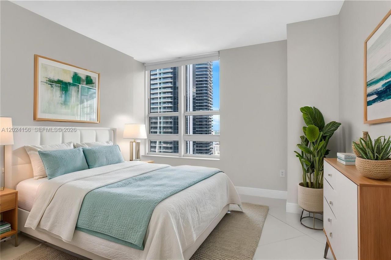 951 Brickell Ave , Unit 3107, Miami, FL 33131 Photo