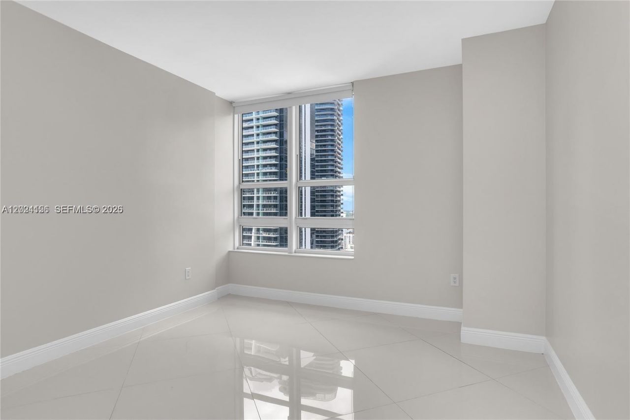 951 Brickell Ave , Unit 3107, Miami, FL 33131 Photo