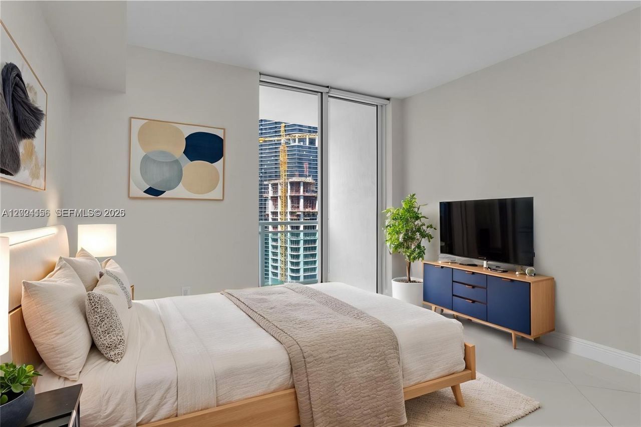 951 Brickell Ave , Unit 3107, Miami, FL 33131 Photo