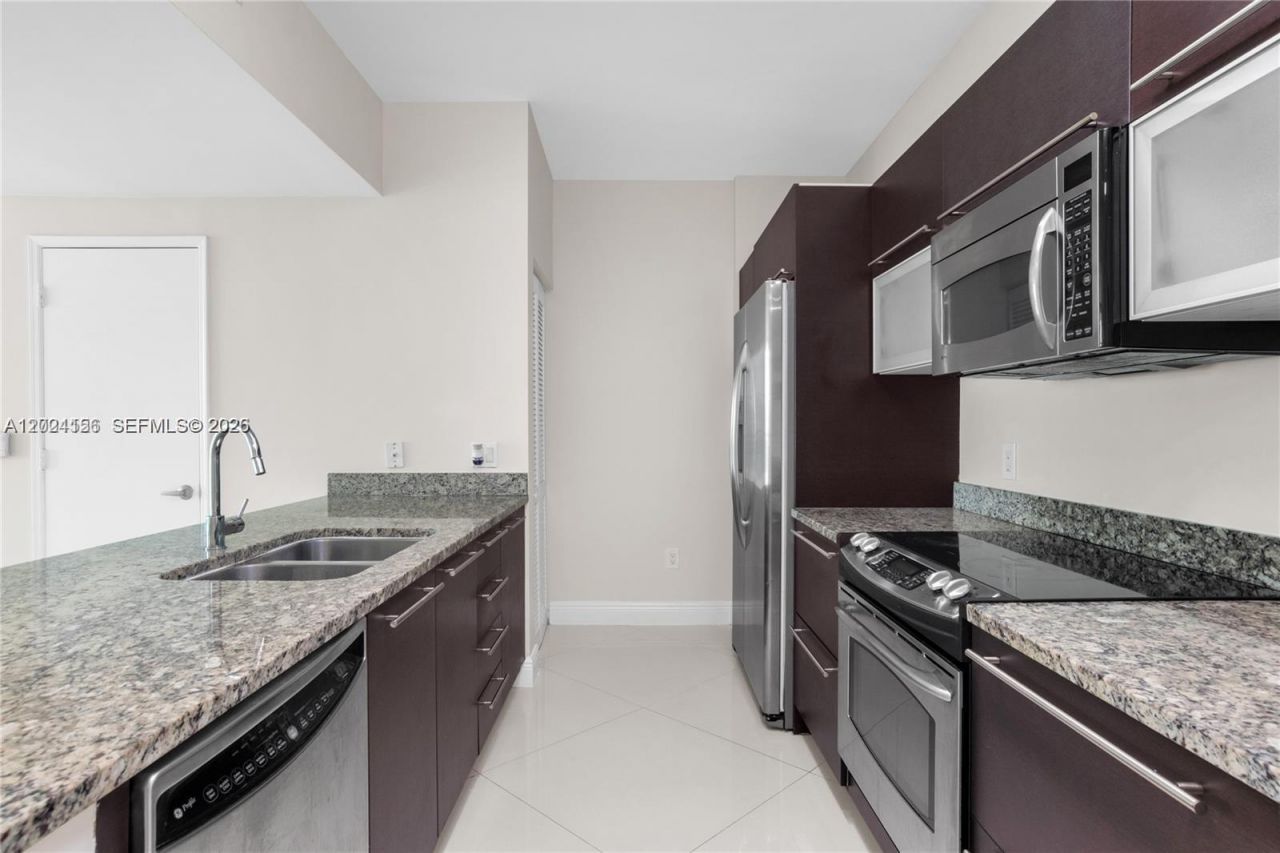 951 Brickell Ave , Unit 3107, Miami, FL 33131 Photo