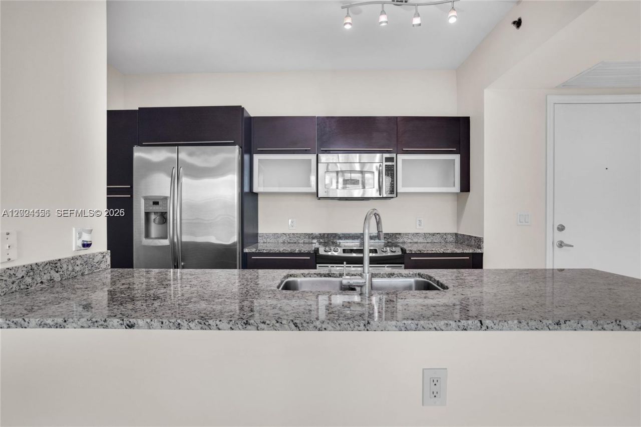951 Brickell Ave , Unit 3107, Miami, FL 33131 Photo