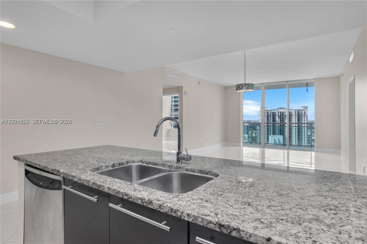 951 Brickell Ave , Unit 3107, Miami, FL 33131 Photo