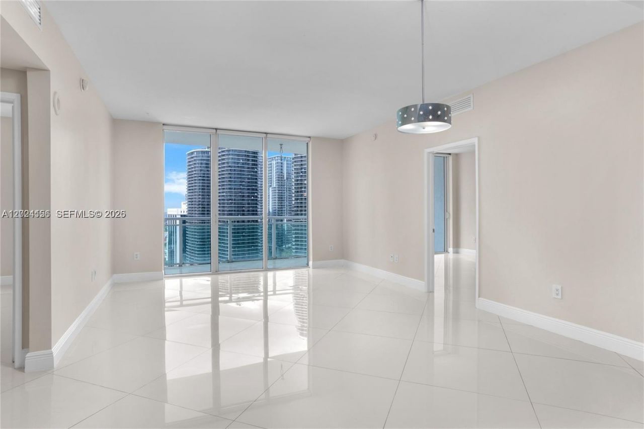 951 Brickell Ave , Unit 3107, Miami, FL 33131 Photo
