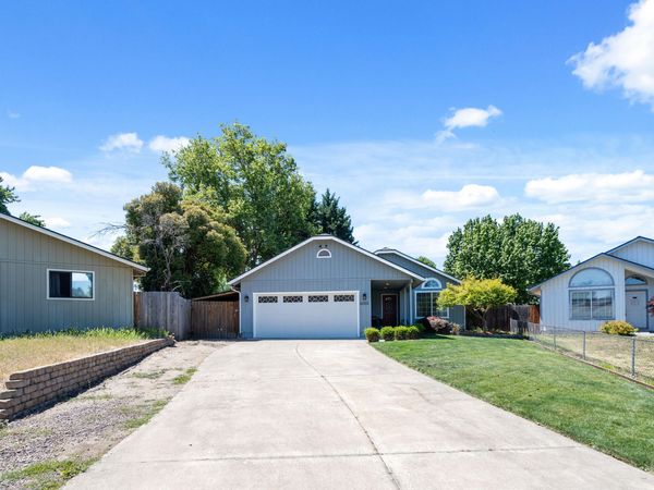 3055 Clearview Avenue, Medford, OR 97501