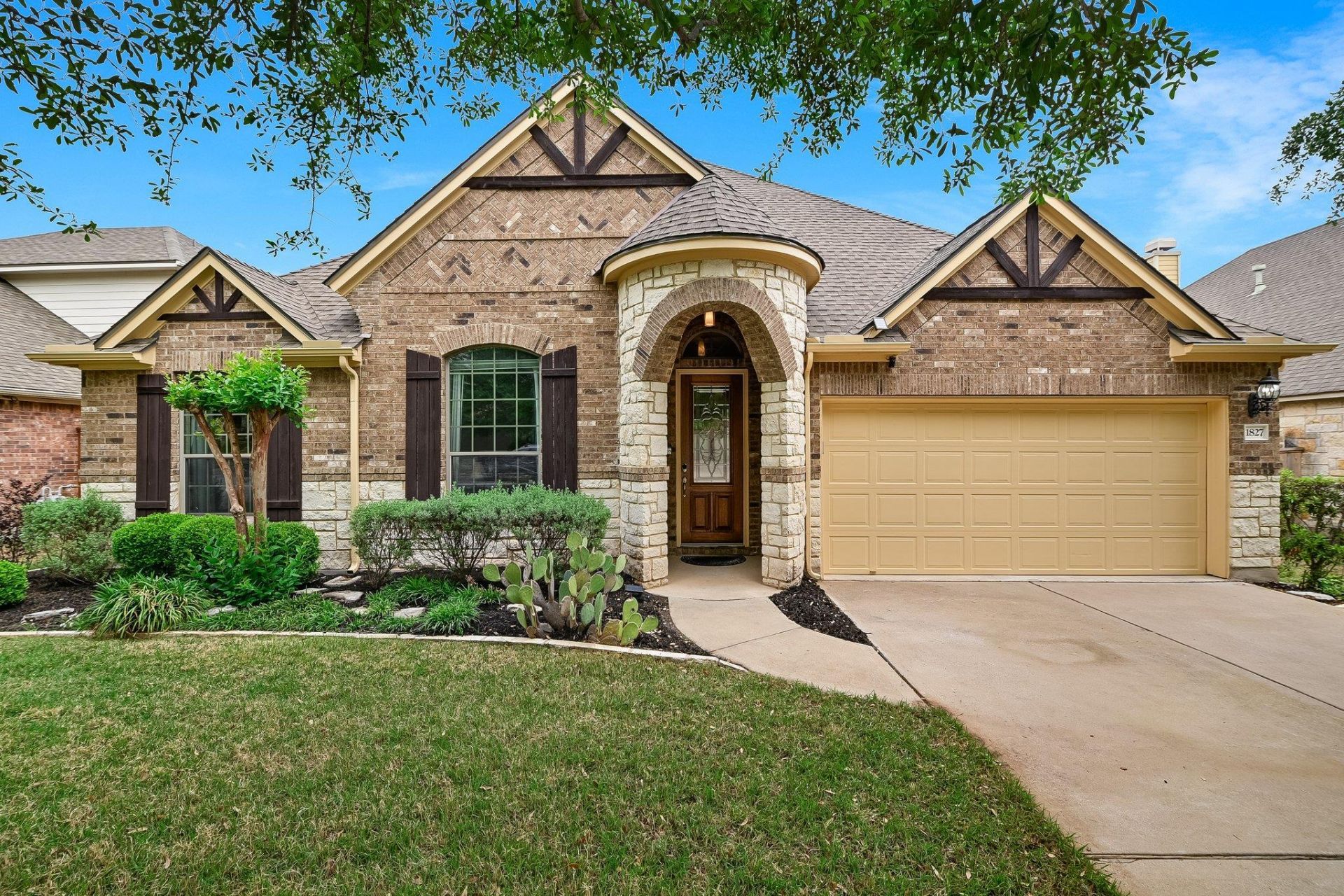 1827 Tall Chief, Leander, TX 78641 Main Photo