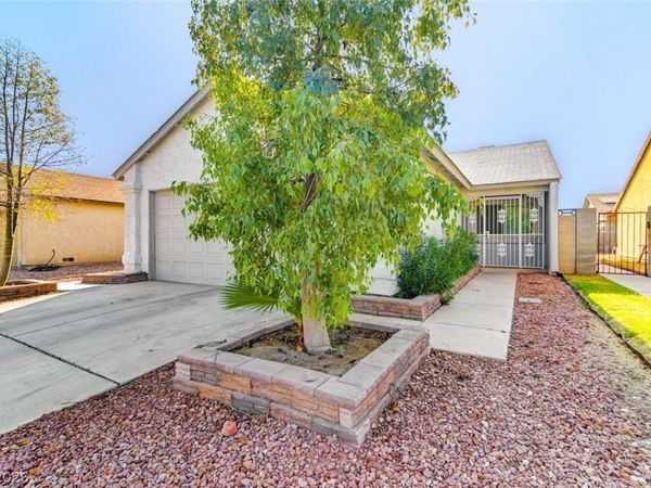4651 Four Leaf Clover Drive , Las Vegas, NV 89122