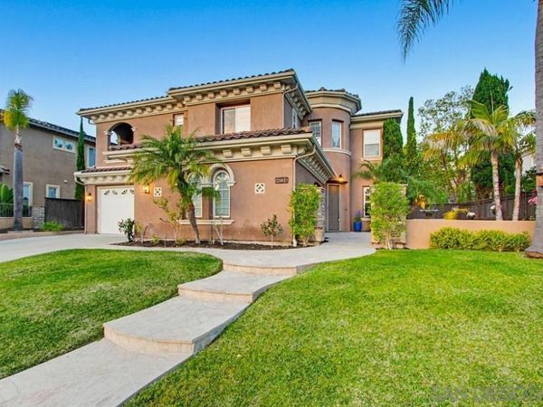 8124 Calle Catalonia, Carlsbad, CA 92009