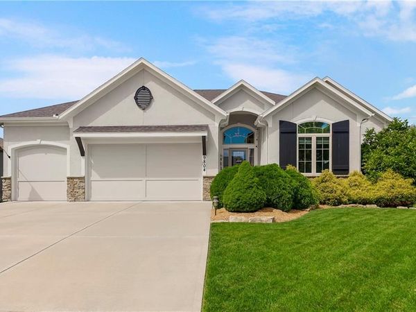 9804 W 163rd Street, Overland Park, KS 66085