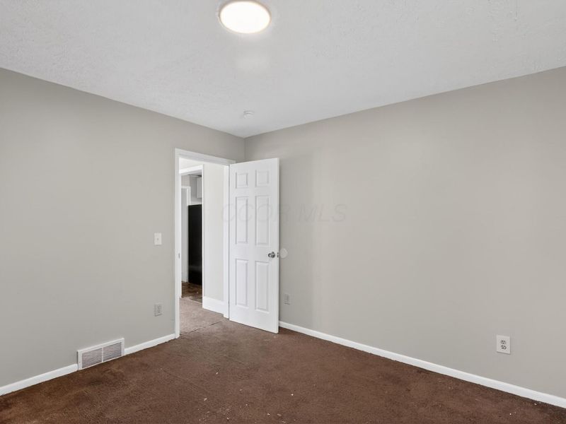 1537 E 214th Street , Euclid, OH 44117 Photo 8
