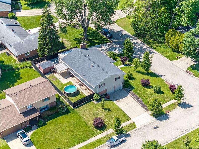 5798 Redbird Court, Riverside, OH 45431 Photo 10