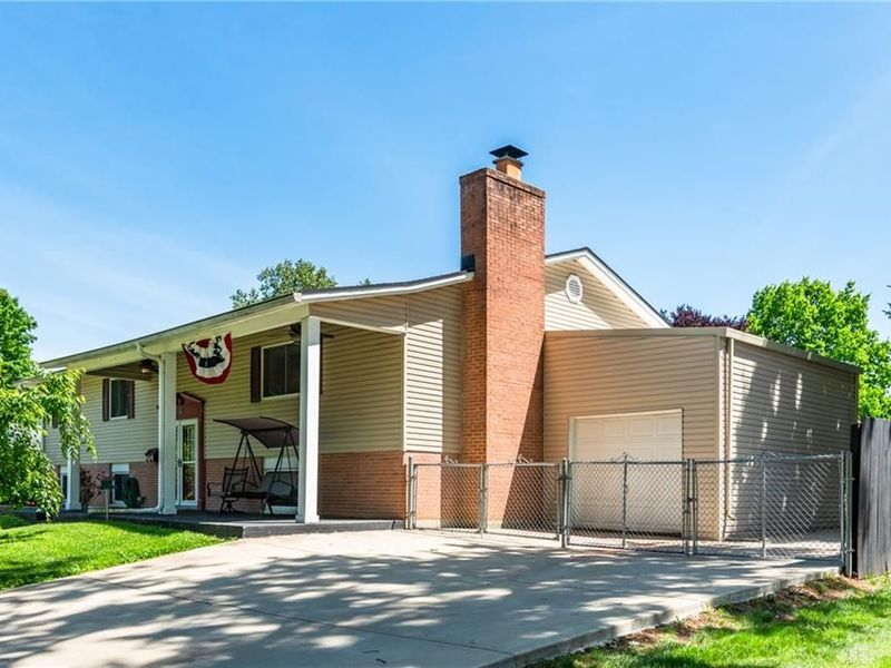 5798 Redbird Court, Riverside, OH 45431 Photo 2