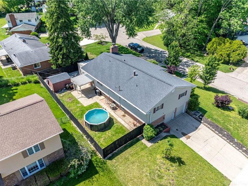 5798 Redbird Court, Riverside, OH 45431 Photo 7