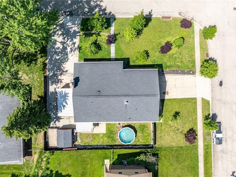 5798 Redbird Court, Riverside, OH 45431 Photo 9