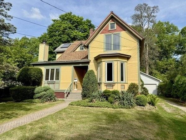 60 Massasoit, Northampton, MA 01060